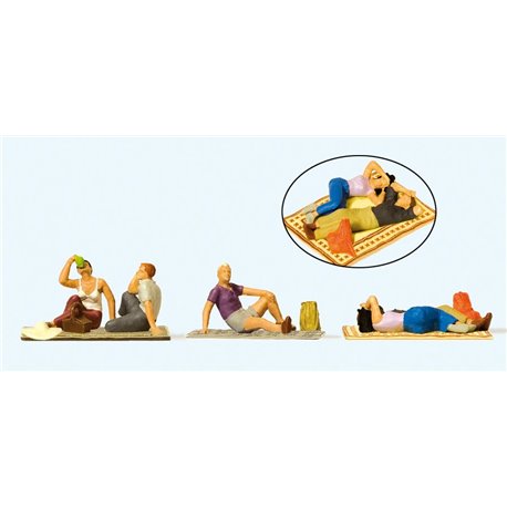 Taking a Rest (5) Exclusive Figure Set